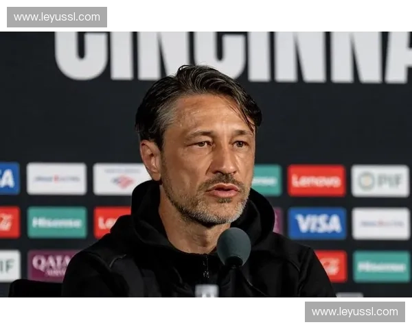 科瓦奇强调萨比策仍需恢复,多特中场轮换应对密集赛程 科瓦奇强调萨比策仍需恢复,多特中场轮换应对密集赛程